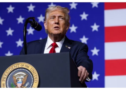 بازار سهام آمریکا پس از توییت ترامپ افت کرد