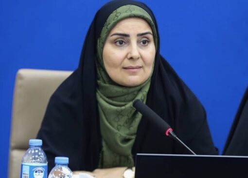 پاسخ به احضاریه‌های مجلس به تعویق افتاد