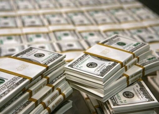 دلار تجاری به کانال ۷۰ هزار تومان رسید؛ فاصله نرخ نیما و آزاد تنگ‌تر شد