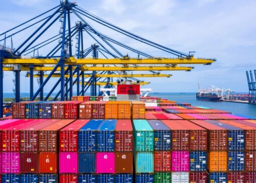 تحویل ۷۰ شناور دریایی تا پایان سال/ ظرفیت فعلی بنادر به ۳۰۰ میلیون تن رسید+ فیلم