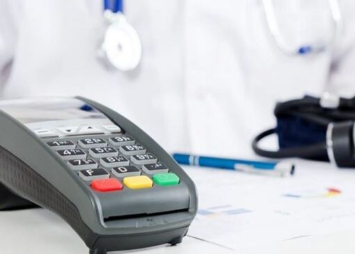 شناسایی ۱۹۰۰ پزشک متخلف؛ هشدار درباره دریافت‌های ارزی و فرار مالیاتی