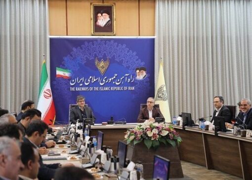 توسعه قطار‌های حومه‌ای؛ راهکار کاهش ترافیک و مصرف سوخت