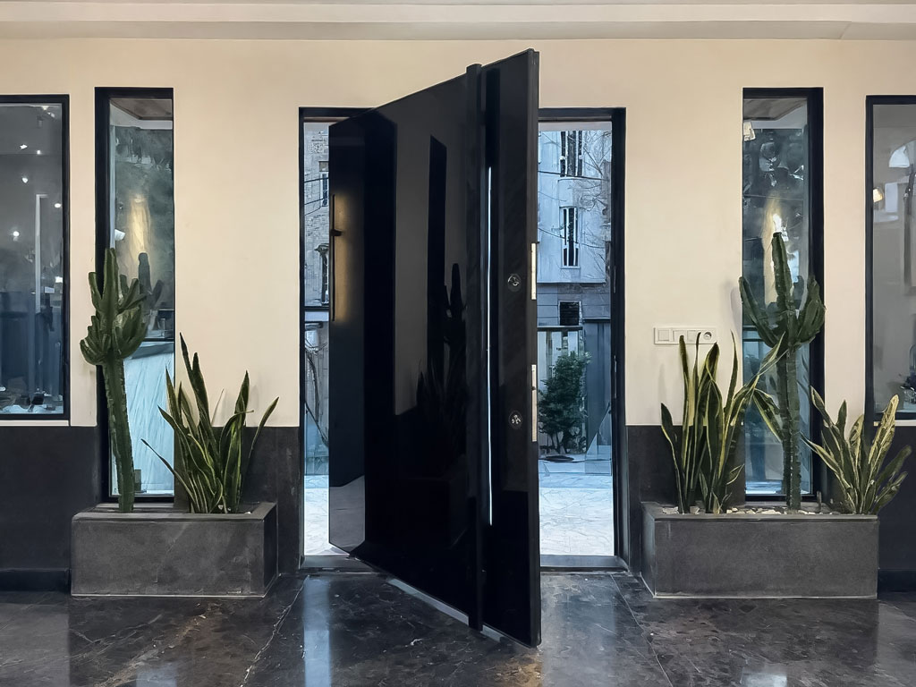 ویژگیهای درب لوکس