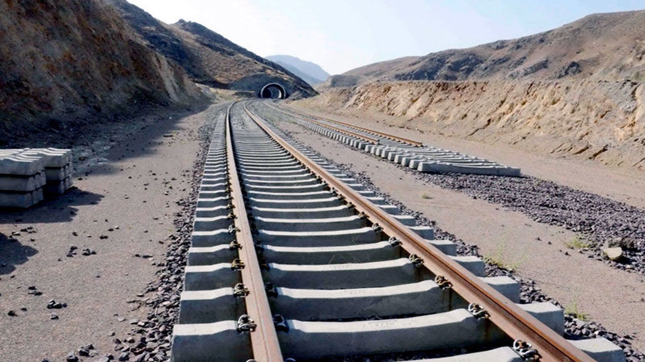 پروژههای چابهار–زاهدان و رشت–آستارا؛ پروژههای راهبردی در مسیر توسعه هستند