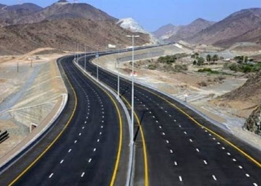 درآمد ۴ همتی از صدور قبض عوارض آزادراهی تا پایان سال/ اعتبار ۱۶۰۰ همتی برای ساخت پروژه‌های ریلی